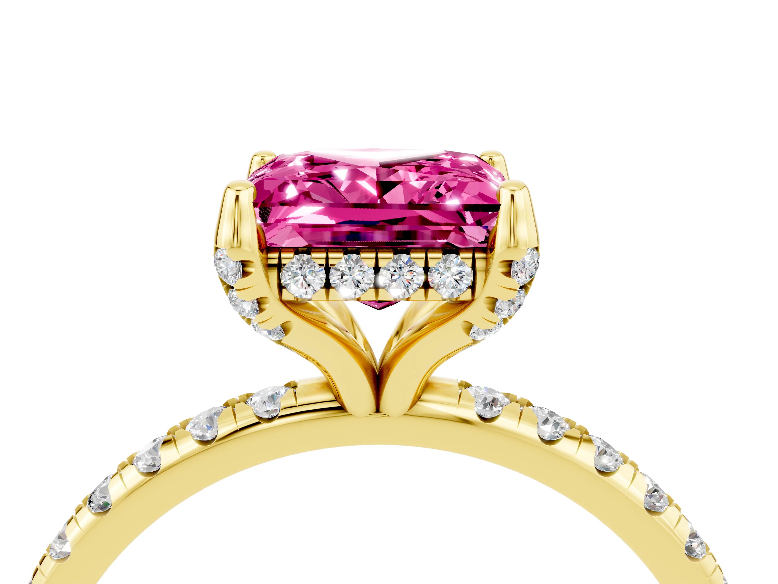 Yellow gold Princess Cut Diamond Solitaire Ring with Four-Prong Setting and Pavé Band_4