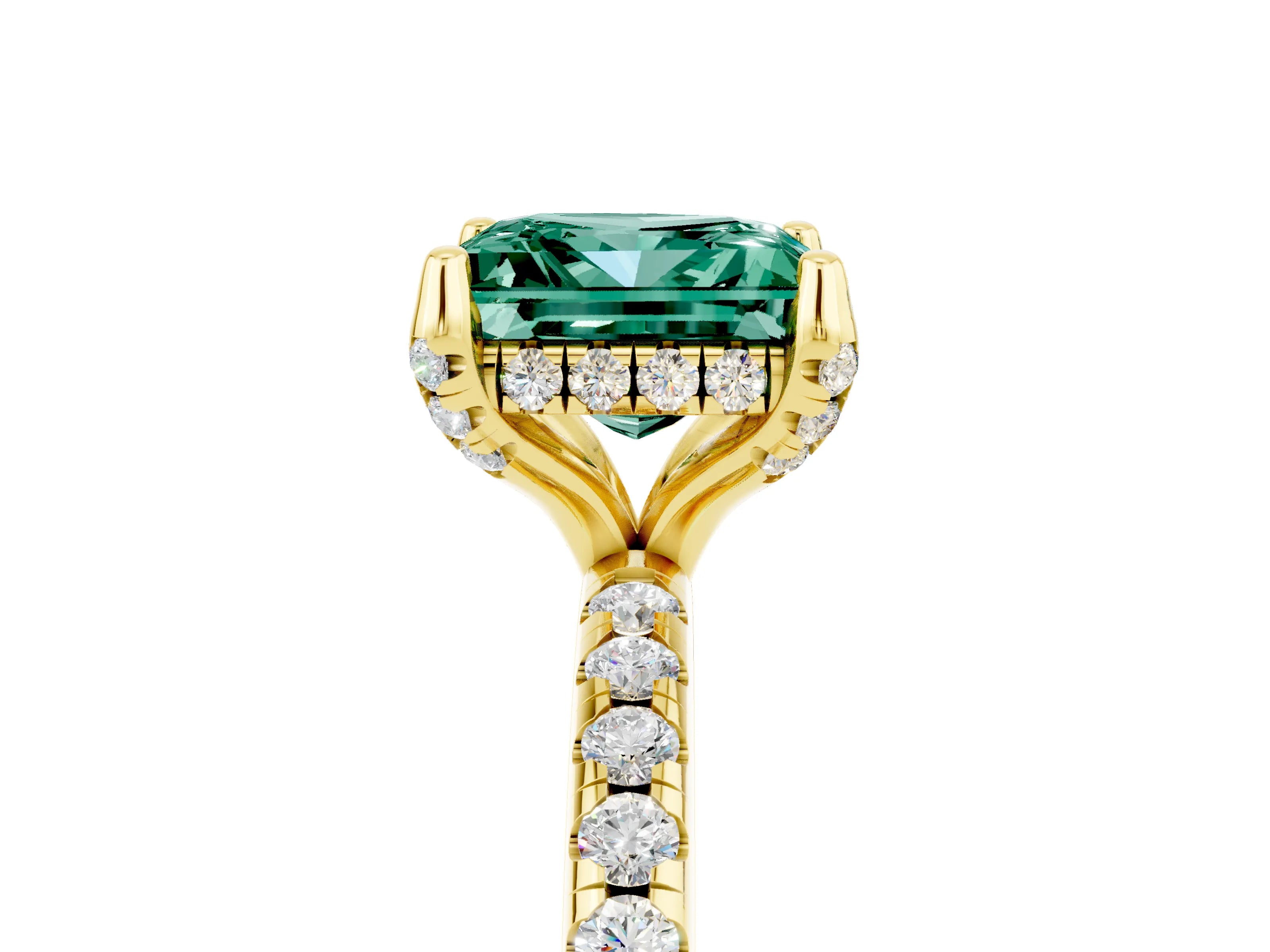 Yellow gold Princess Cut Diamond Solitaire Ring with Four-Prong Setting and Pavé Band_5