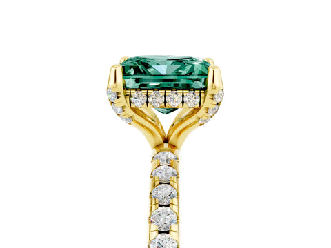 Yellow gold Princess Cut Diamond Solitaire Ring with Four-Prong Setting and Pavé Band_5