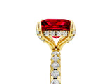 Yellow gold Princess Cut Diamond Solitaire Ring with Four-Prong Setting and Pavé Band_5