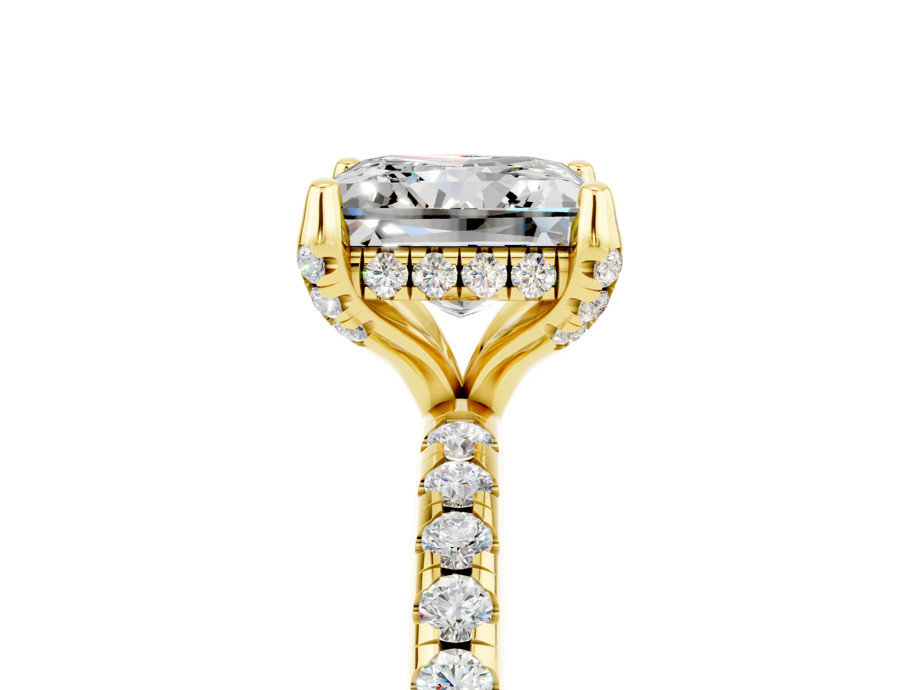Yellow gold Princess Cut Diamond Solitaire Ring with Four-Prong Setting and Pavé Band_5
