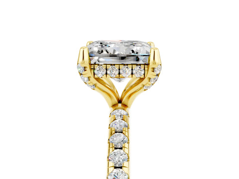 Yellow gold Princess Cut Diamond Solitaire Ring with Four-Prong Setting and Pavé Band_5