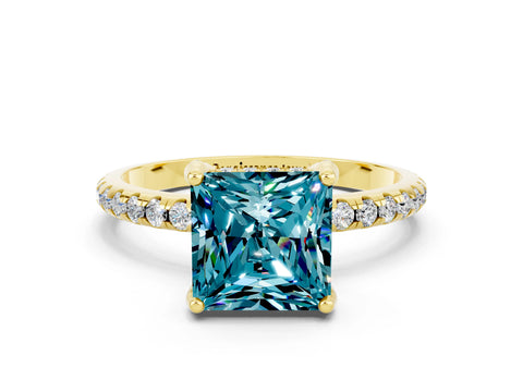 Yellow gold Princess Cut Diamond Solitaire Ring with Four-Prong Setting and Pavé Band