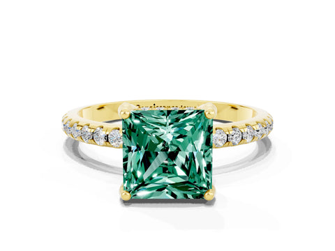 Yellow gold Princess Cut Diamond Solitaire Ring with Four-Prong Setting and Pavé Band