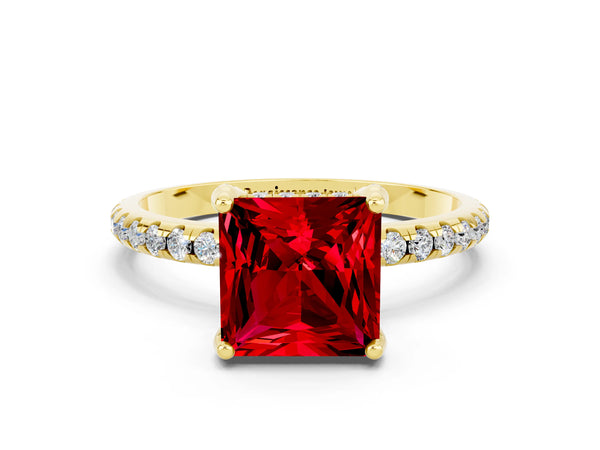 Yellow gold Princess Cut Diamond Solitaire Ring with Four-Prong Setting and Pavé Band