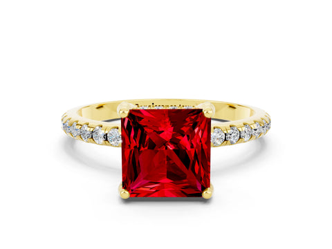 Yellow gold Princess Cut Diamond Solitaire Ring with Four-Prong Setting and Pavé Band