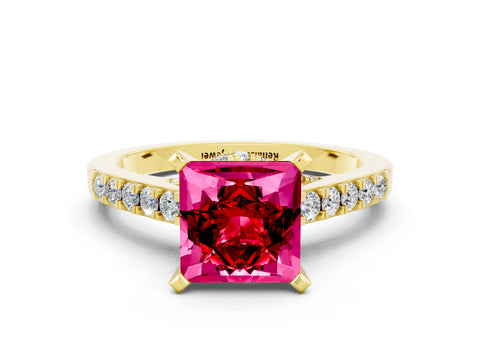 Yellow gold Princess Cut Diamond Solitaire Ring with Pavé Band and Prong Setting_12