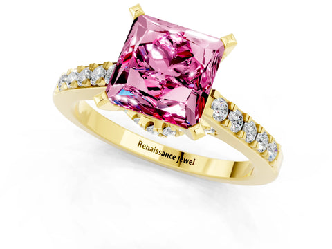 Yellow gold Princess Cut Diamond Solitaire Ring with Pavé Band and Prong Setting_13