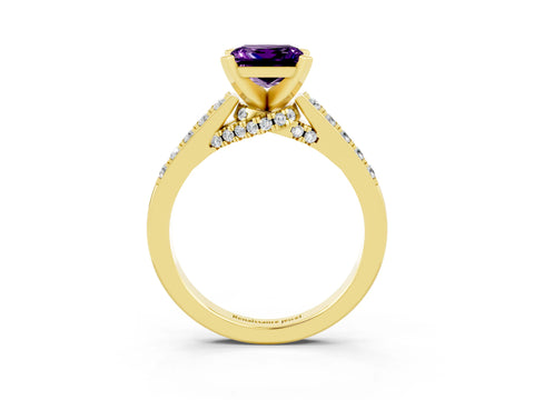 Yellow gold Princess Cut Diamond Solitaire Ring with Pavé Band and Prong Setting_15