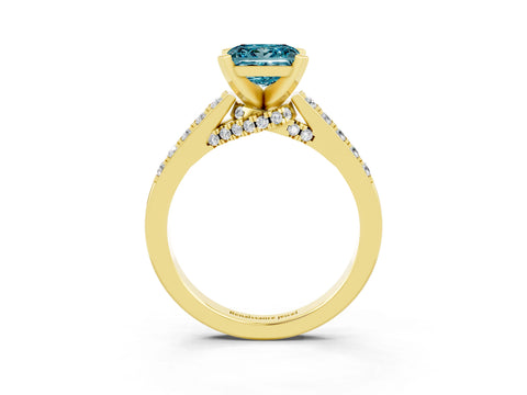 Yellow gold Princess Cut Diamond Solitaire Ring with Pavé Band and Prong Setting_15