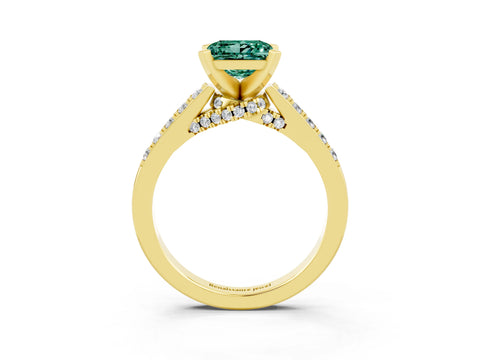 Yellow gold Princess Cut Diamond Solitaire Ring with Pavé Band and Prong Setting_15