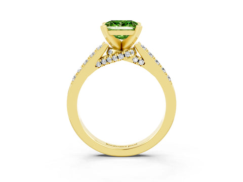 Yellow gold Princess Cut Diamond Solitaire Ring with Pavé Band and Prong Setting_15