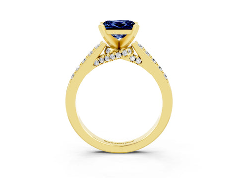 Yellow gold Princess Cut Diamond Solitaire Ring with Pavé Band and Prong Setting_15