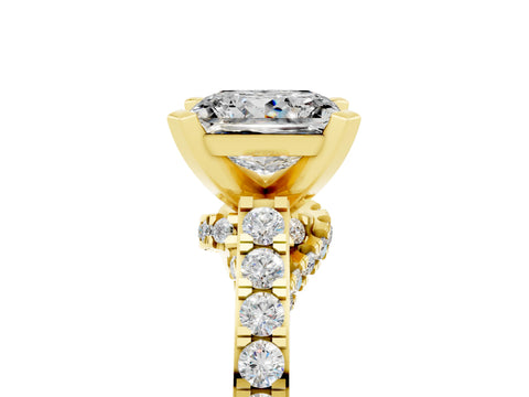 Yellow gold Princess Cut Diamond Solitaire Ring with Pavé Band and Prong Setting_17