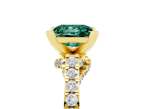 Yellow gold Princess Cut Diamond Solitaire Ring with Pavé Band and Prong Setting_17
