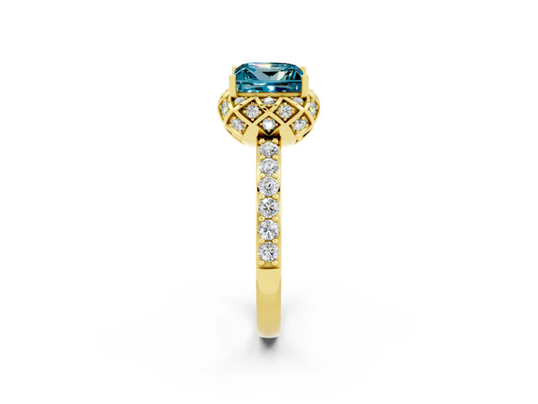 Yellow gold Princess Cut Diamond Solitaire Ring with Shared Prong Pavé Band