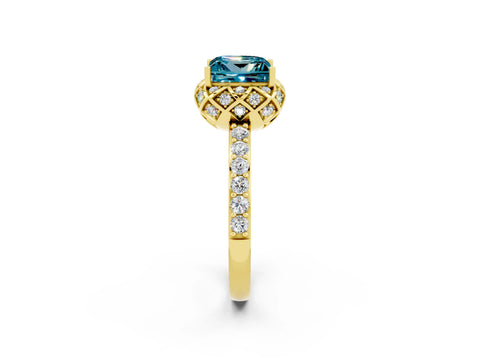 Yellow gold Princess Cut Diamond Solitaire Ring with Shared Prong Pavé Band_2