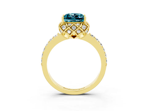 Yellow gold Princess Cut Diamond Solitaire Ring with Shared Prong Pavé Band_3
