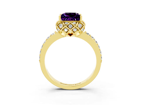 Yellow gold Princess Cut Diamond Solitaire Ring with Shared Prong Pavé Band_3