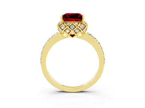 Yellow gold Princess Cut Diamond Solitaire Ring with Shared Prong Pavé Band_3