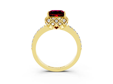 Yellow gold Princess Cut Diamond Solitaire Ring with Shared Prong Pavé Band_3