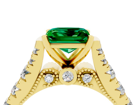 Yellow gold Princess Cut Emerald Classic Solitaire Ring with Pavé Band and Four-Prong Setting_4
