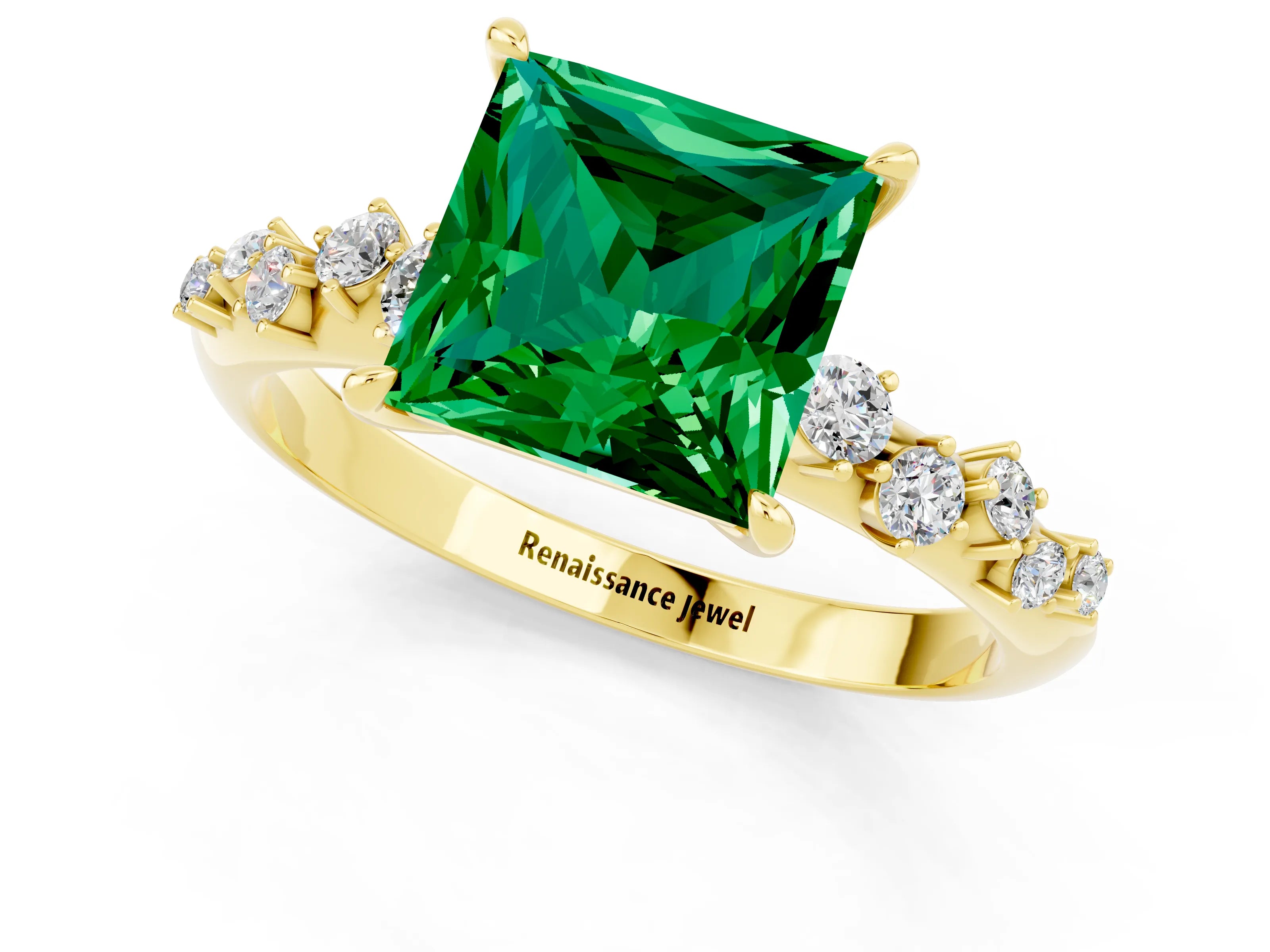 Yellow gold Princess Cut Emerald Cluster Side Stone Solitaire Ring with Prong Setting_25