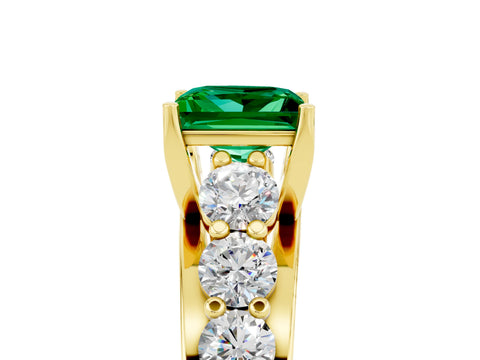 Yellow gold Princess Cut Emerald Engagement Ring with Pavé Band and Four-Prong Setting_5
