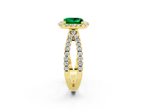 Yellow gold Princess Cut Emerald Halo Ring with Split Shank Pavé Band and Prong Setting_2