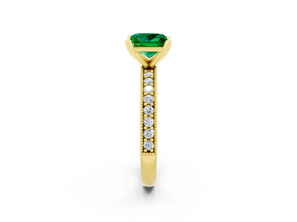 Yellow gold Princess Cut Emerald Milgrain Pavé Engagement Ring with Four-Prong Setting