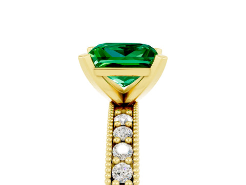 Yellow gold Princess Cut Emerald Milgrain Pavé Engagement Ring with Four-Prong Setting_17