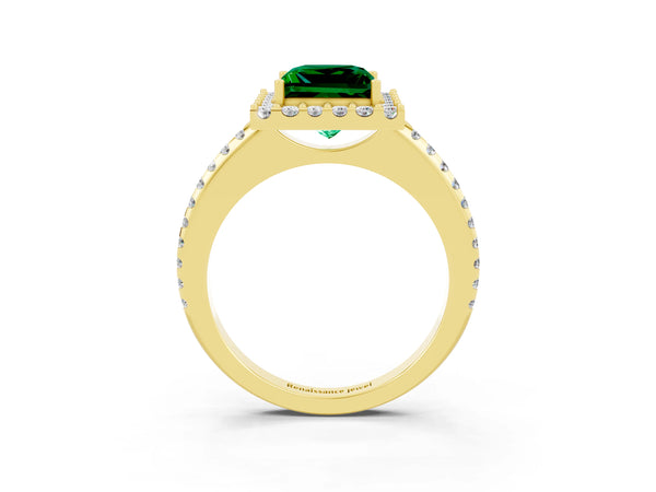 Yellow gold Princess Cut Emerald Pavé Halo Ring with Four-Prong Setting