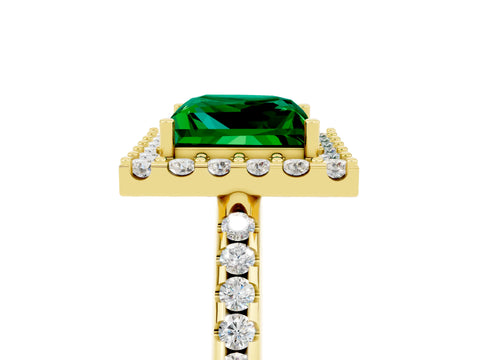 Yellow gold Princess Cut Emerald Pavé Halo Ring with Four-Prong Setting_17