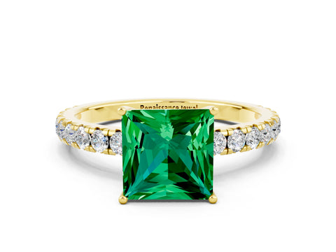 Yellow gold Princess Cut Emerald Pavé Solitaire Engagement Ring with Four-Prong Setting_12