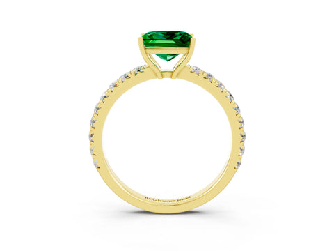 Yellow gold Princess Cut Emerald Pavé Solitaire Engagement Ring with Four-Prong Setting_15