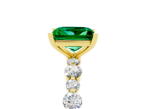 Yellow gold Princess Cut Emerald Prong Set Engagement Ring with Pavé Band_5