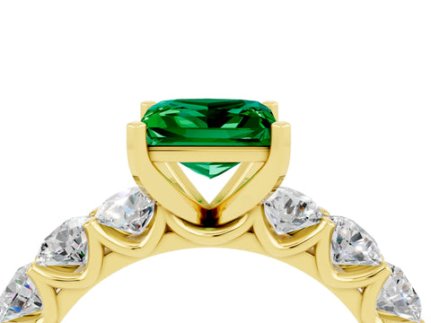 Yellow gold Princess Cut Emerald Prong Setting with Side Stones on a Pave Band_4
