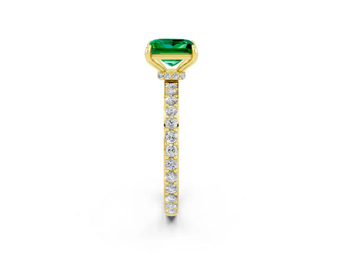 Yellow gold Princess Cut Emerald Ring with Pavé Band and Four-Prong Setting_2