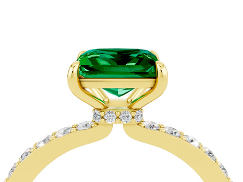 Yellow gold Princess Cut Emerald Ring with Pavé Band and Four-Prong Setting_4