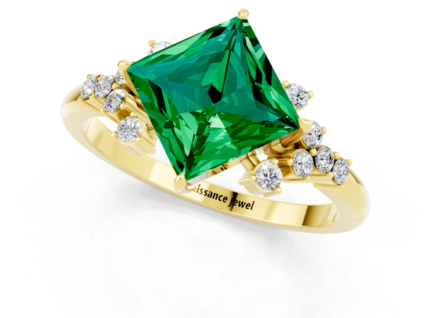 Yellow gold Princess Cut Emerald Ring with Side Stones and Four-Prong Setting