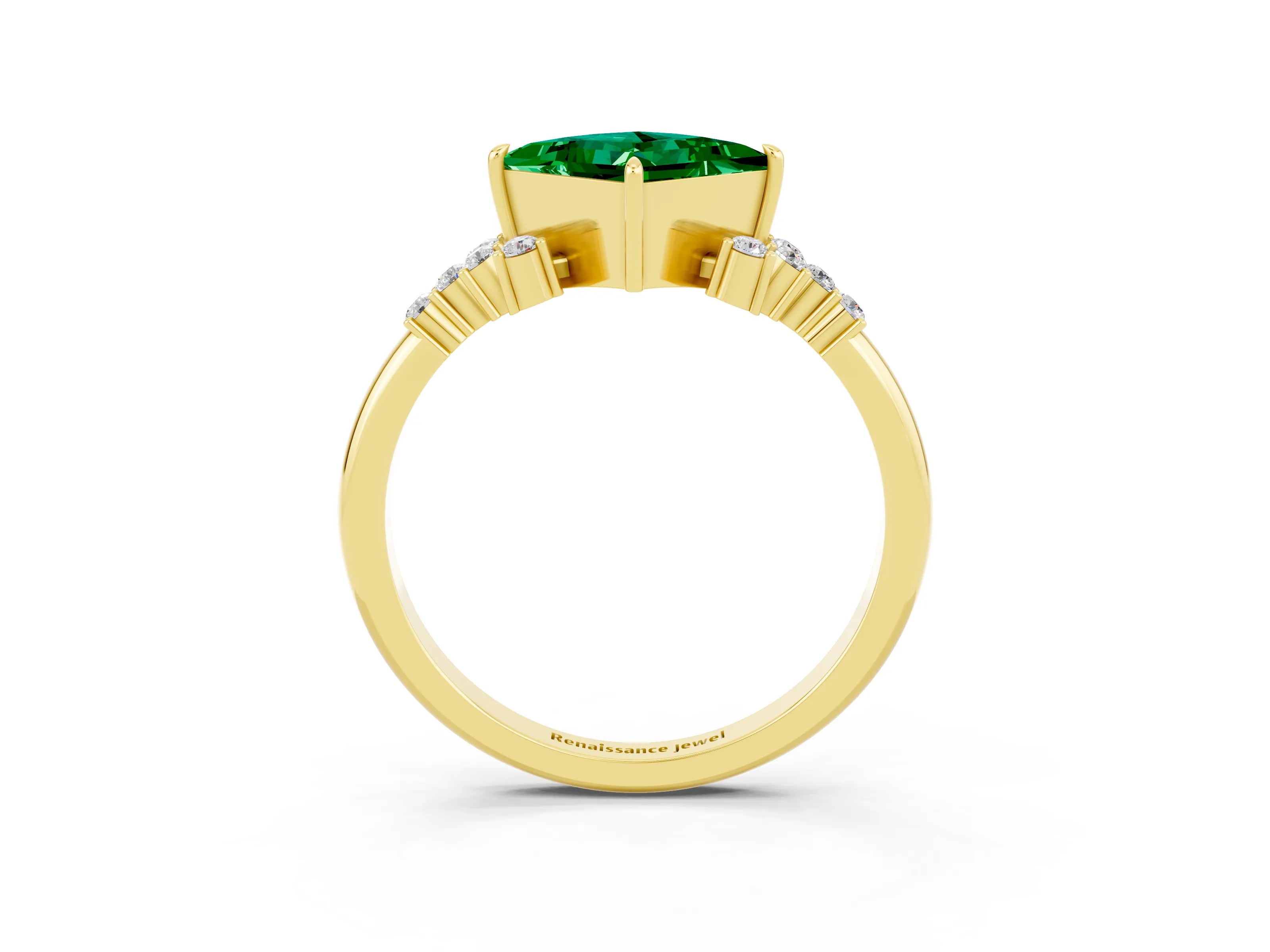 Yellow gold Princess Cut Emerald Ring with Side Stones and Four-Prong Setting_39