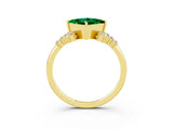 Yellow gold Princess Cut Emerald Ring with Side Stones and Four-Prong Setting_39