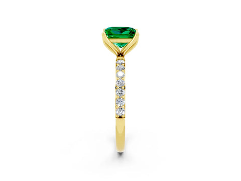Yellow gold Princess Cut Emerald Solitaire Engagement Ring with Pavé Band and Prong Setting_2