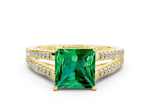 Yellow gold Princess Cut Emerald Solitaire Engagement Ring with Split Shank Pavé Band