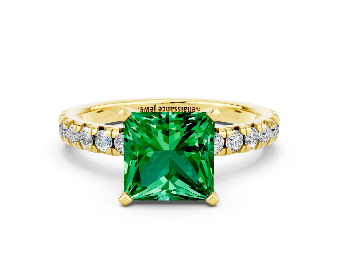 Yellow gold Princess Cut Emerald Solitaire Pavé Engagement Ring with Round Band and Prong Setting_72