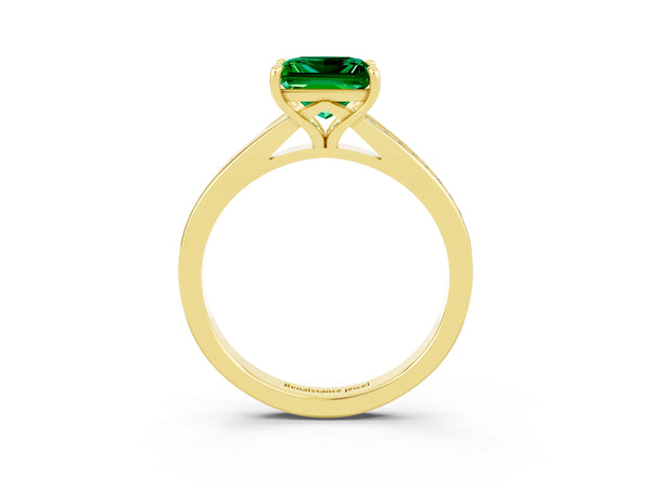 Yellow gold Princess Cut Emerald Solitaire Ring with Pavé Band and Prong Setting