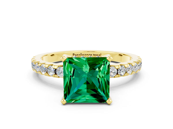 Yellow gold Princess Cut Emerald Solitaire Ring with Round  Pavé Band and Four-Prong Setting