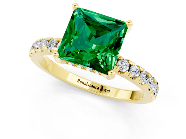 Yellow gold Princess Cut Emerald Solitaire Ring with Round  Pavé Band and Four-Prong Setting