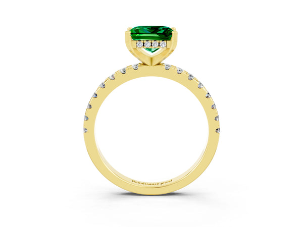 Yellow gold Princess Cut Emerald Solitaire Ring with Round  Pavé Band and Four-Prong Setting