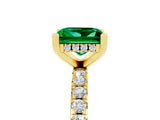 Yellow gold Princess Cut Emerald Solitaire Ring with Round  Pavé Band and Four-Prong Setting_41